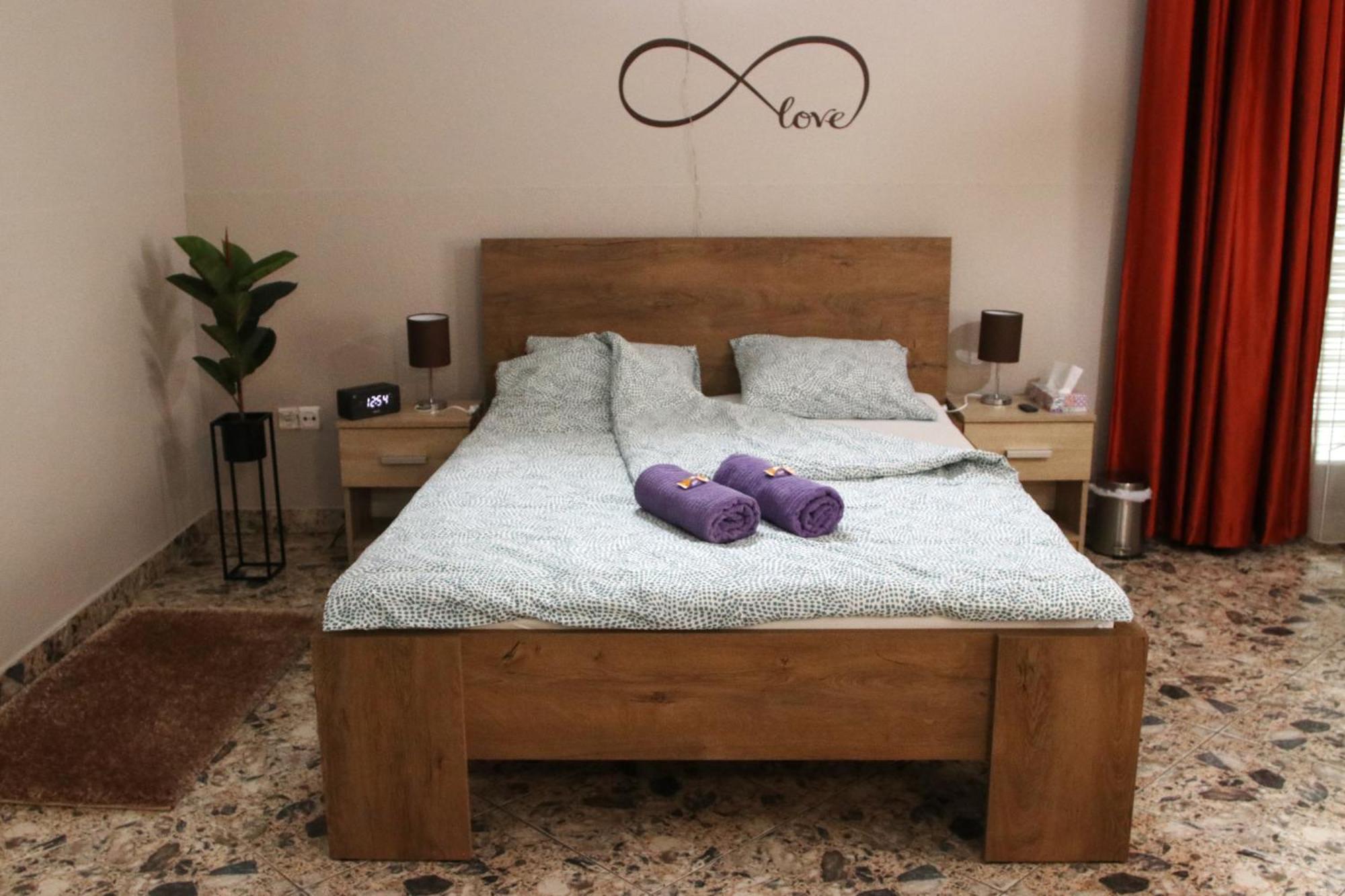 Tulipan Apartman Gödöllő エクステリア 写真